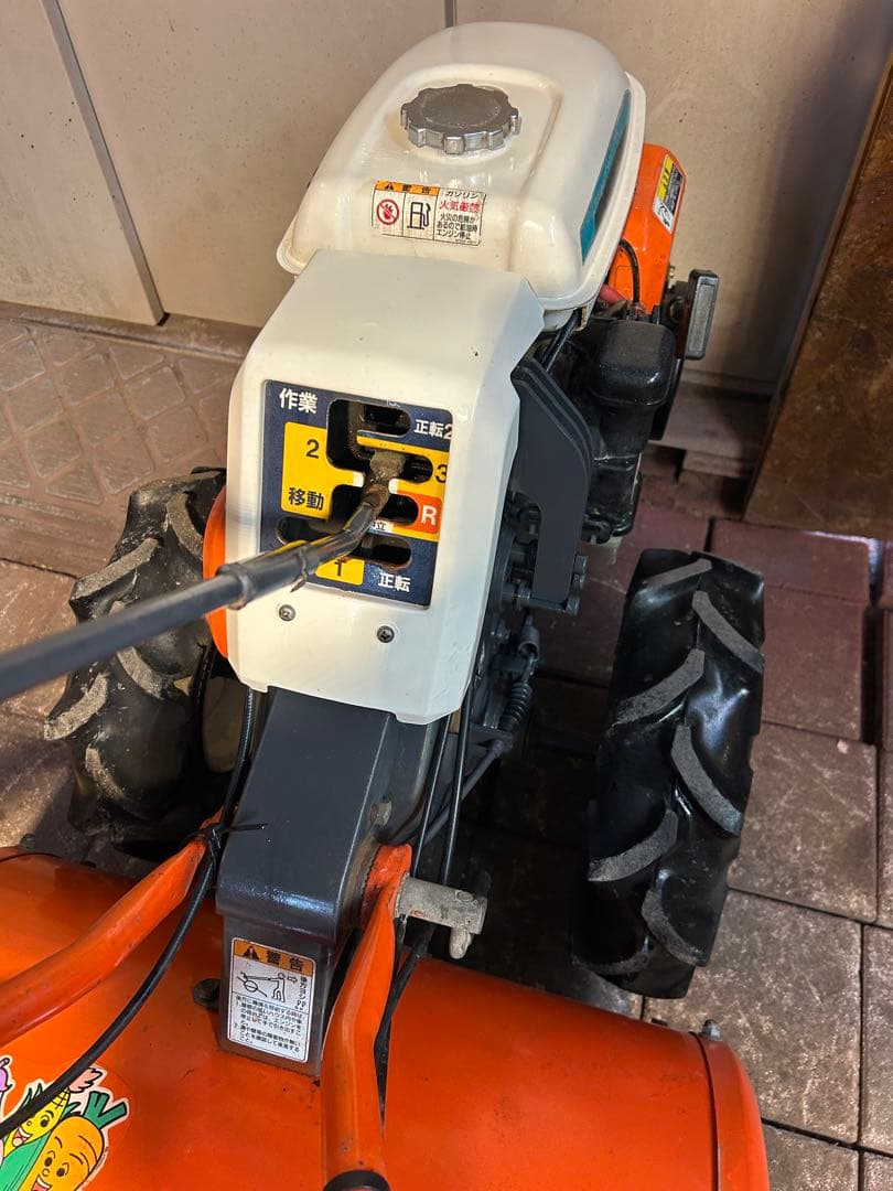 引き取り希望です。中古実働整備済【耕運機　クボタTR70】逆転耕運付/6.2馬力