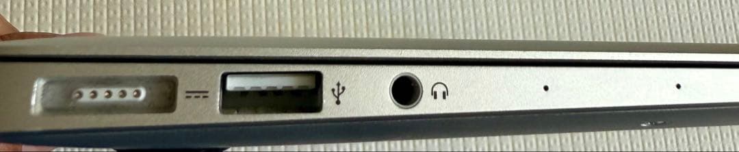 MacBook本体 MacBook Air Early 2014 i5 4GB 11-inch