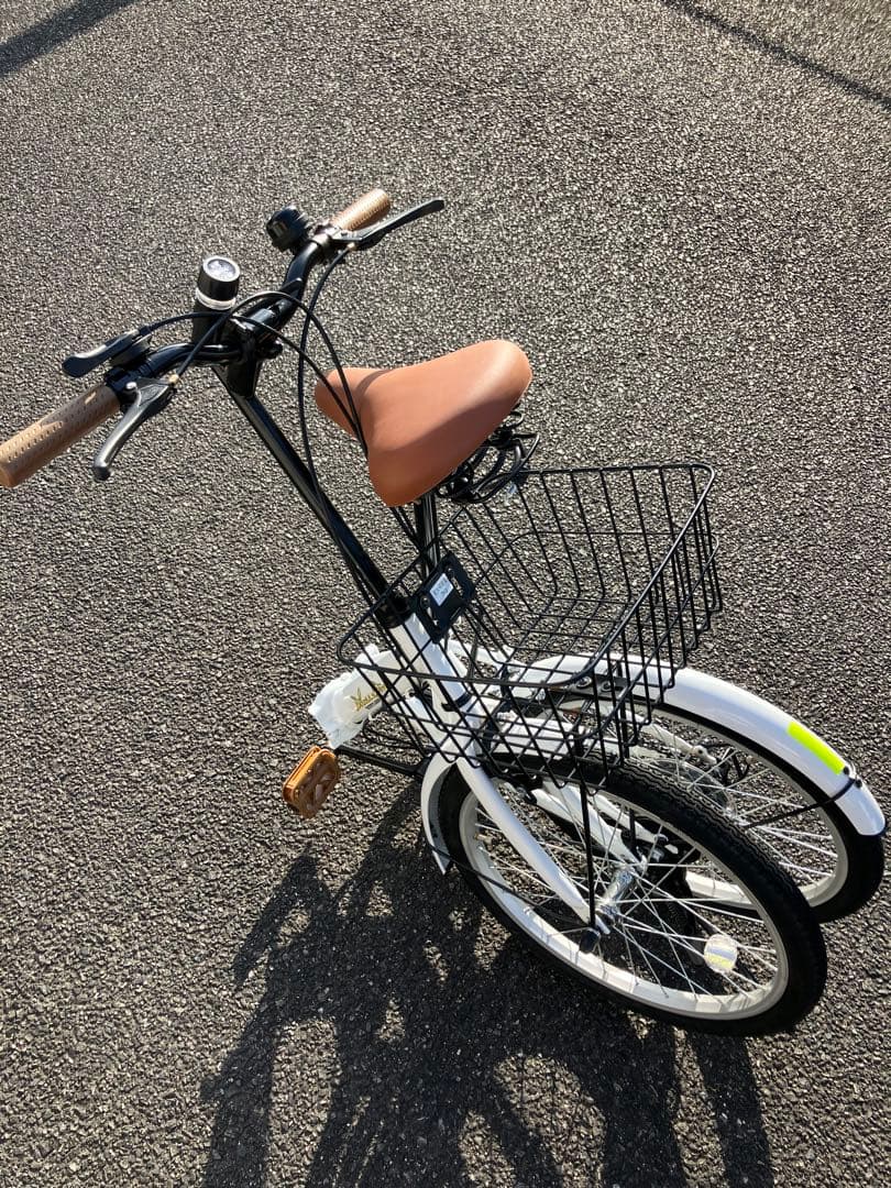 Three Stones折りたたみ自転車 ホワイト 20inch 6段変速