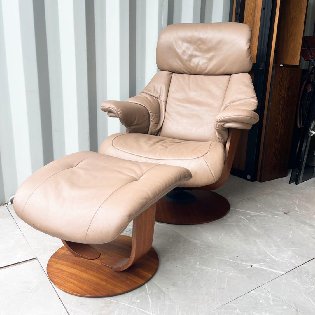 取付無料！カリモク ザ・ファースト RU73 本革グレージュチェア・オットマン✨