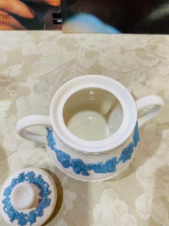 ウェッジウッド エンボスクィーンズウェア