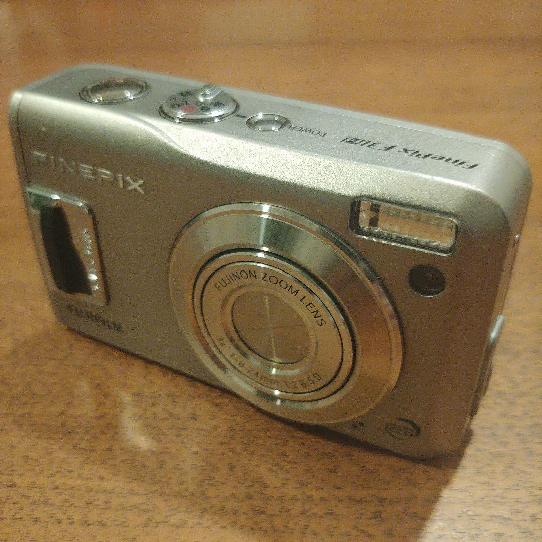 富士フィルム　Fujifilm FinePix F31fd　デジカメ