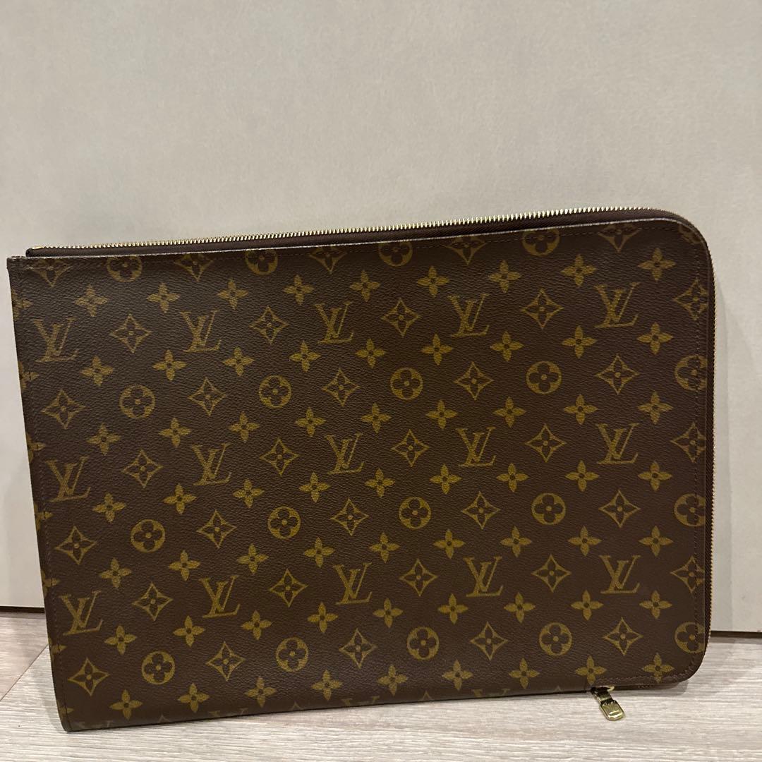 LOUIS VUITTON　書類ケース ￼￼