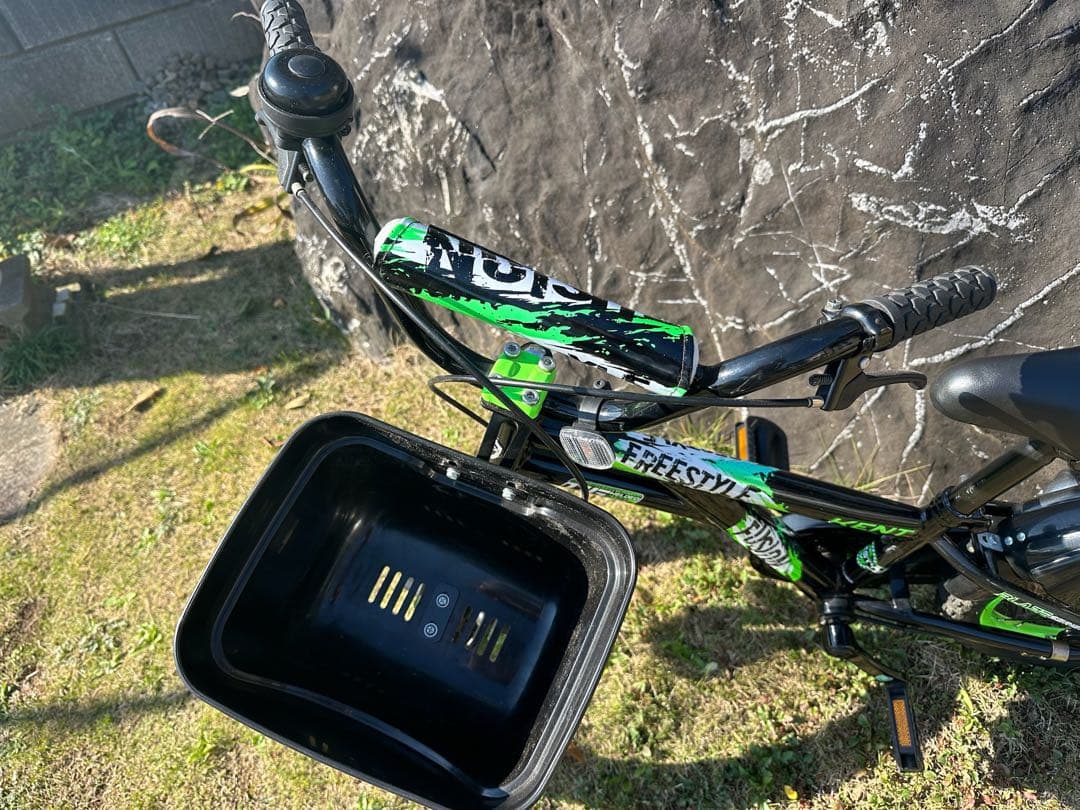 子供用　自転車16インチ　緑　黒　トイザらス