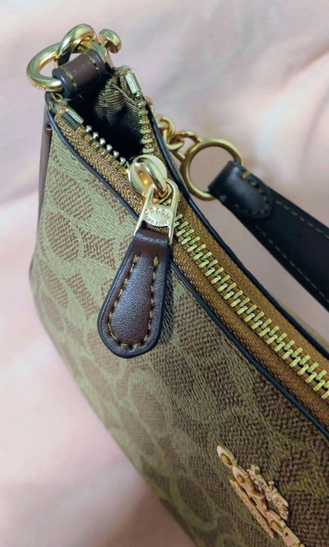 COACH テリ ショルダーバッグ ハンドバッグ シグネチャー キャンバス