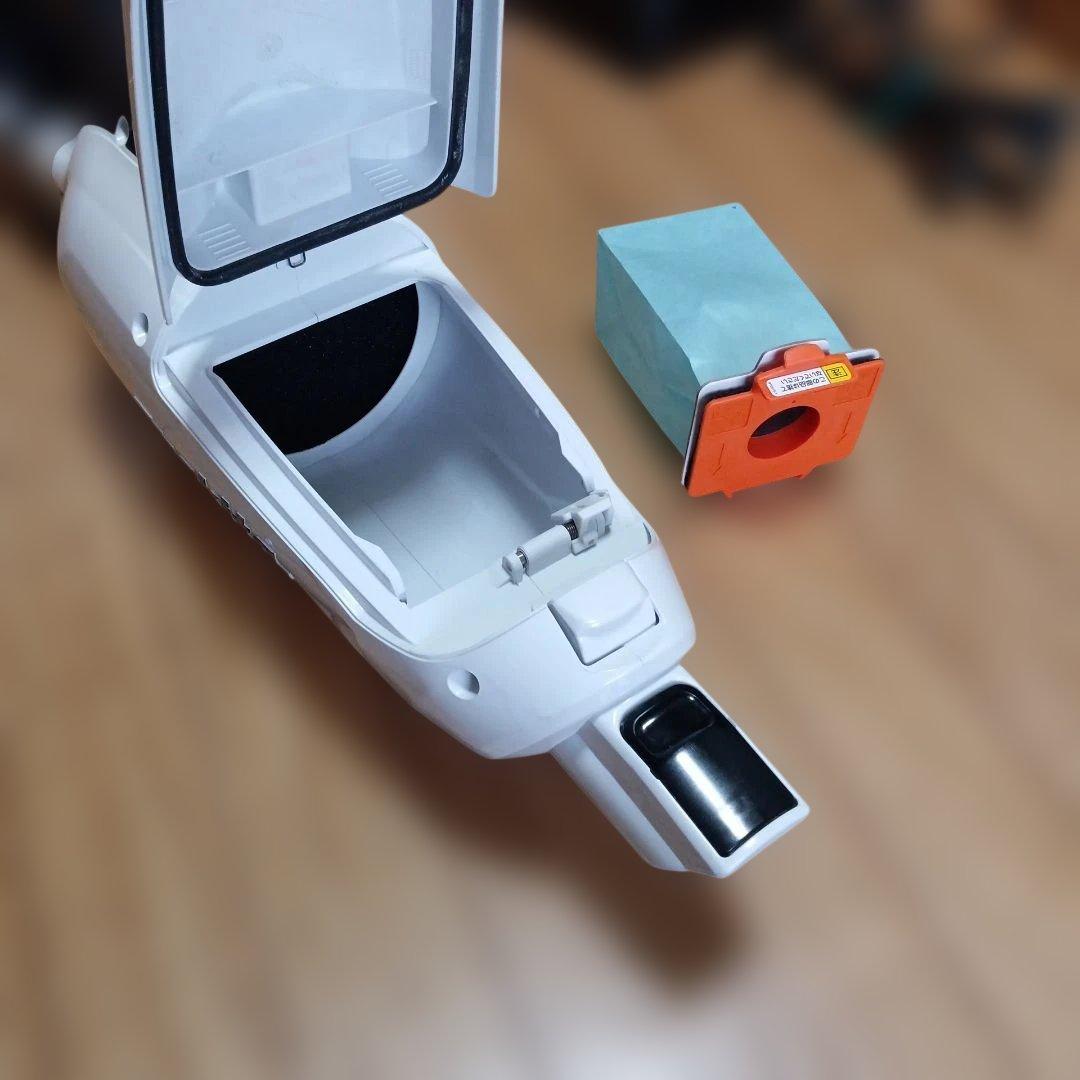 マキタ18V充電式クリーナーCL282FD純正バッテリー、充電器、サイクロン付