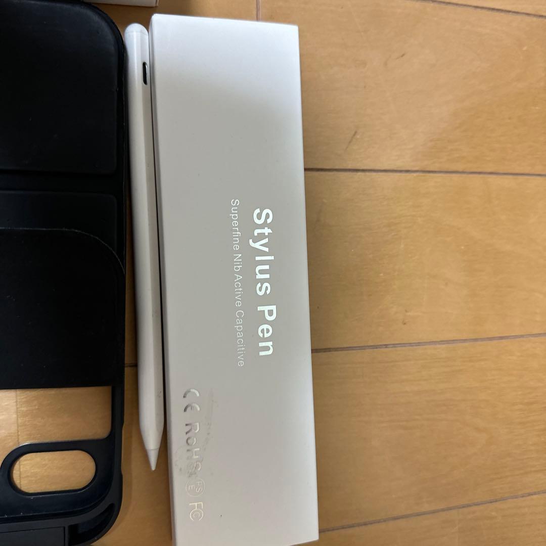 R*a様 Apple iPad シルバー 本体64gb ケースタッチペン付き