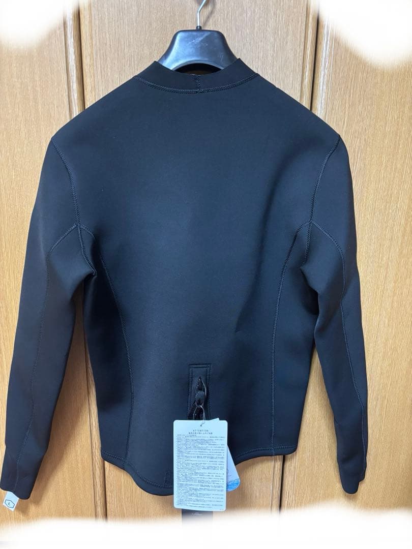 RVCAルーカ　タッパー L 新品未使用タグ付き