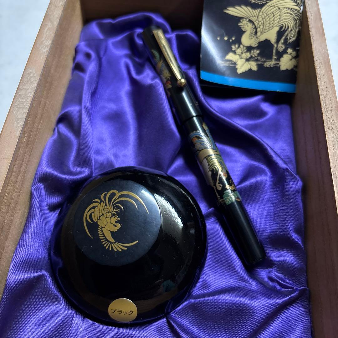 PILOT 天皇即位記念蒔絵万年筆 インク壺 木箱入り（蓋なし）限定1000本✨