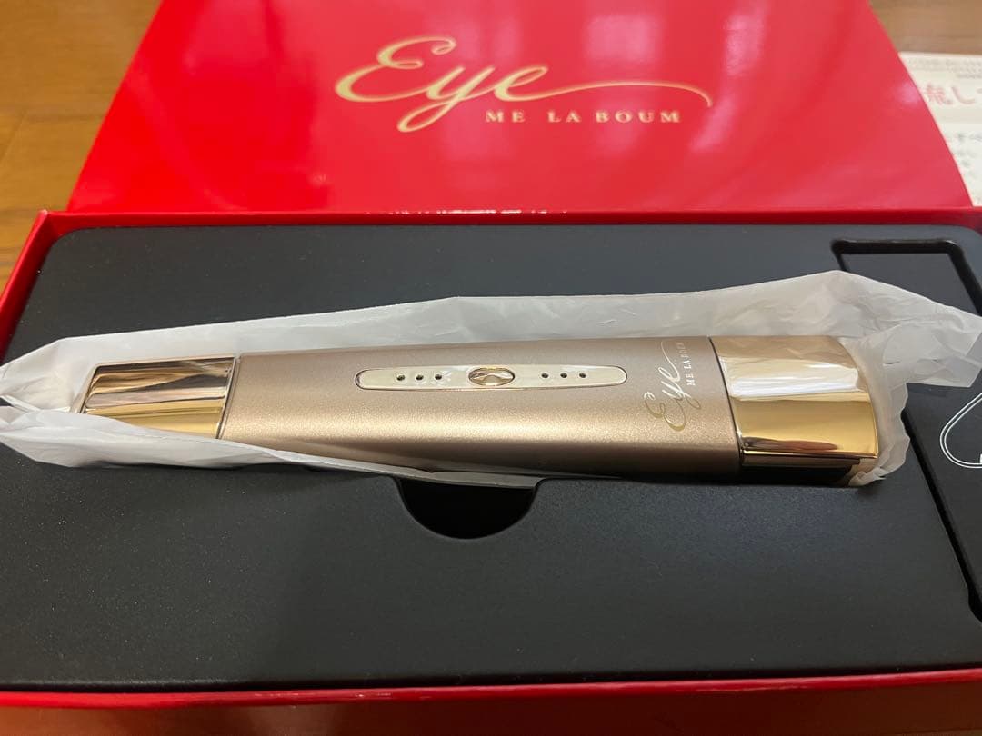 meラボンアイ　ME LA BOUM Eye 美顔器 ゴールド