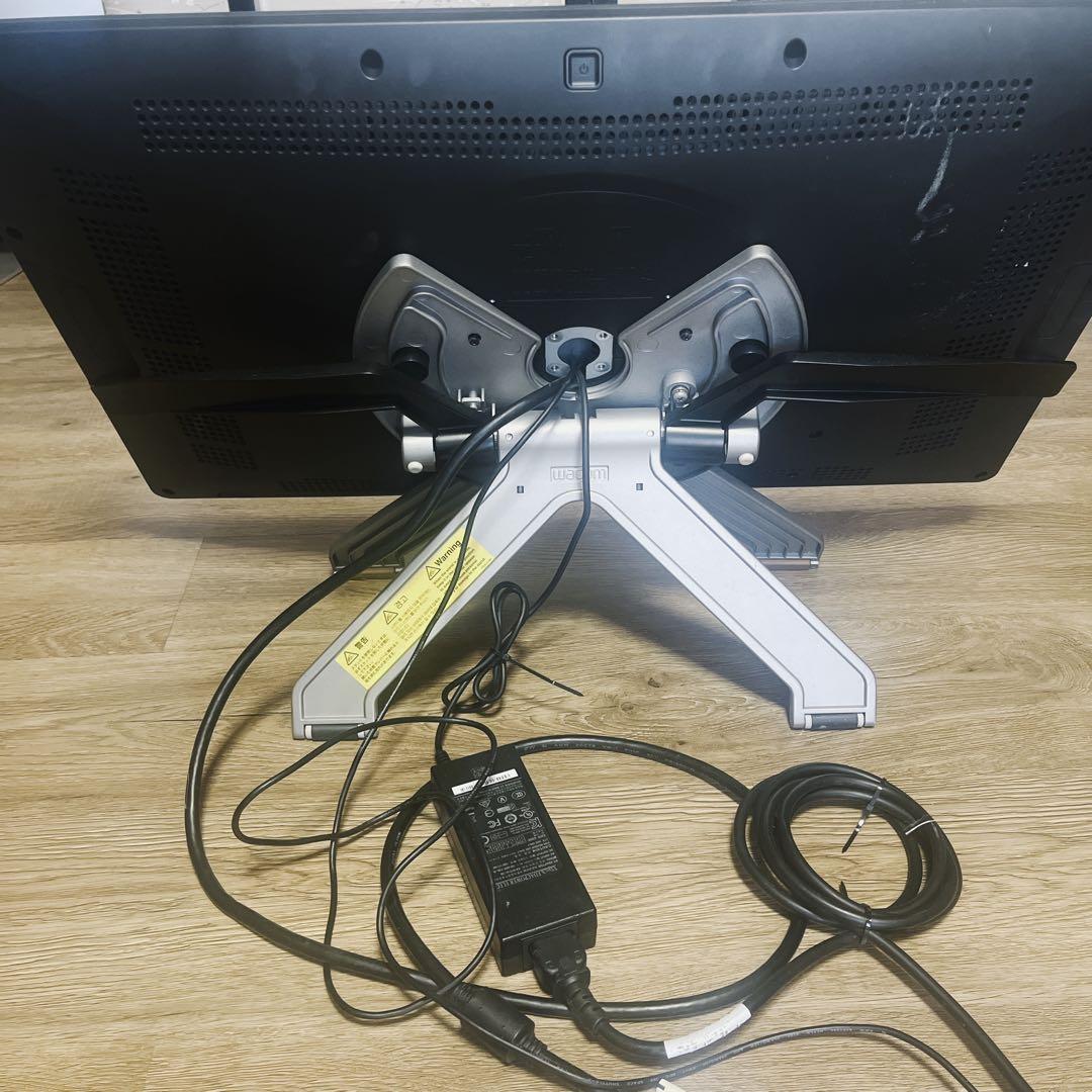 液タブ・ペンタブ Wacom 22HD touch / DTH-2200