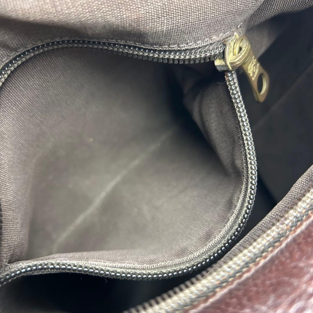 【美品】イルビゾンテ　ショルダーバッグ レザー　斜め掛け　ロゴ型押し　バケツ