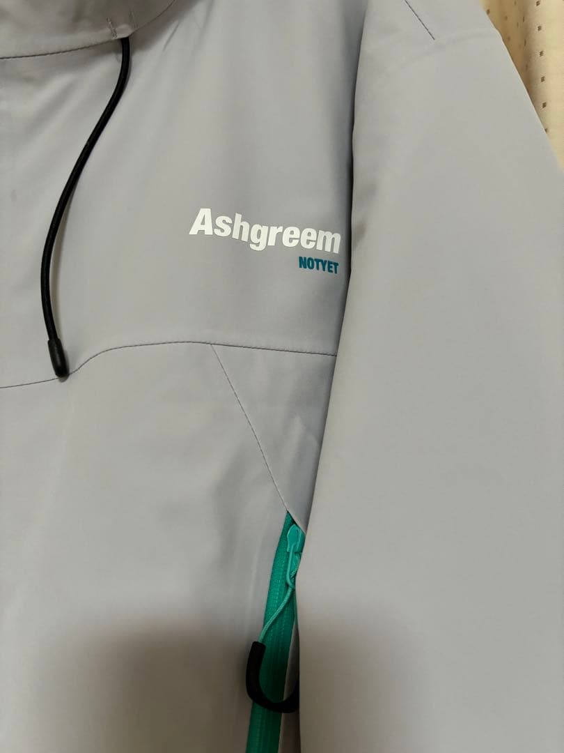 ライトグレーのスノーボードウェア MセットアップAshgreen