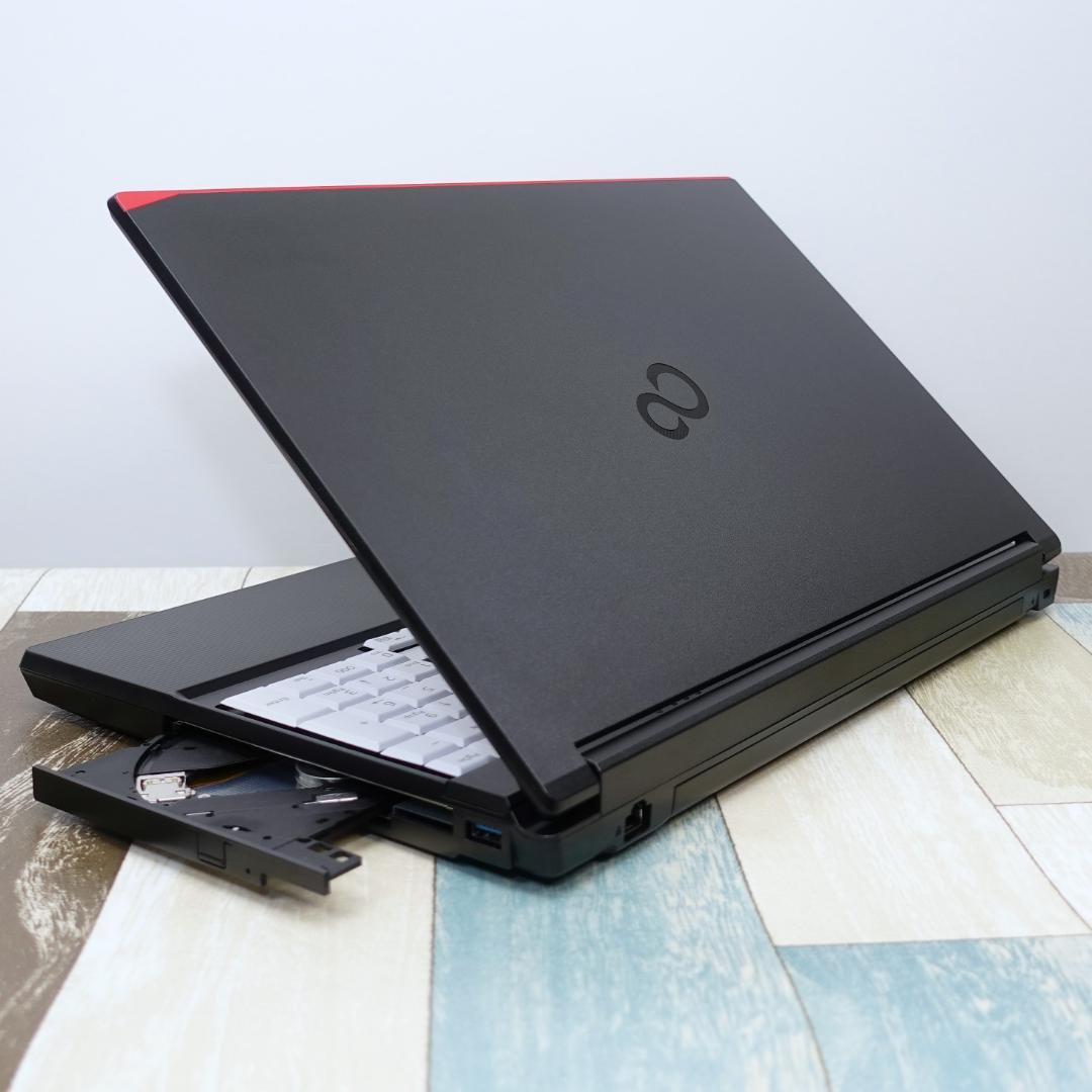 美品で神速の２０２３年製✨１２世代ｉ５に超高速新品ＳＳＤ５００ＧＢ＆大容量メモリ