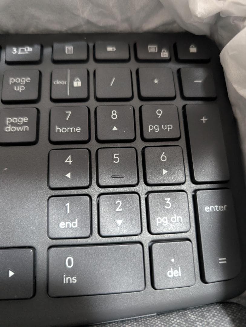 ⚠のん⚠【美品】‎Logicool K860