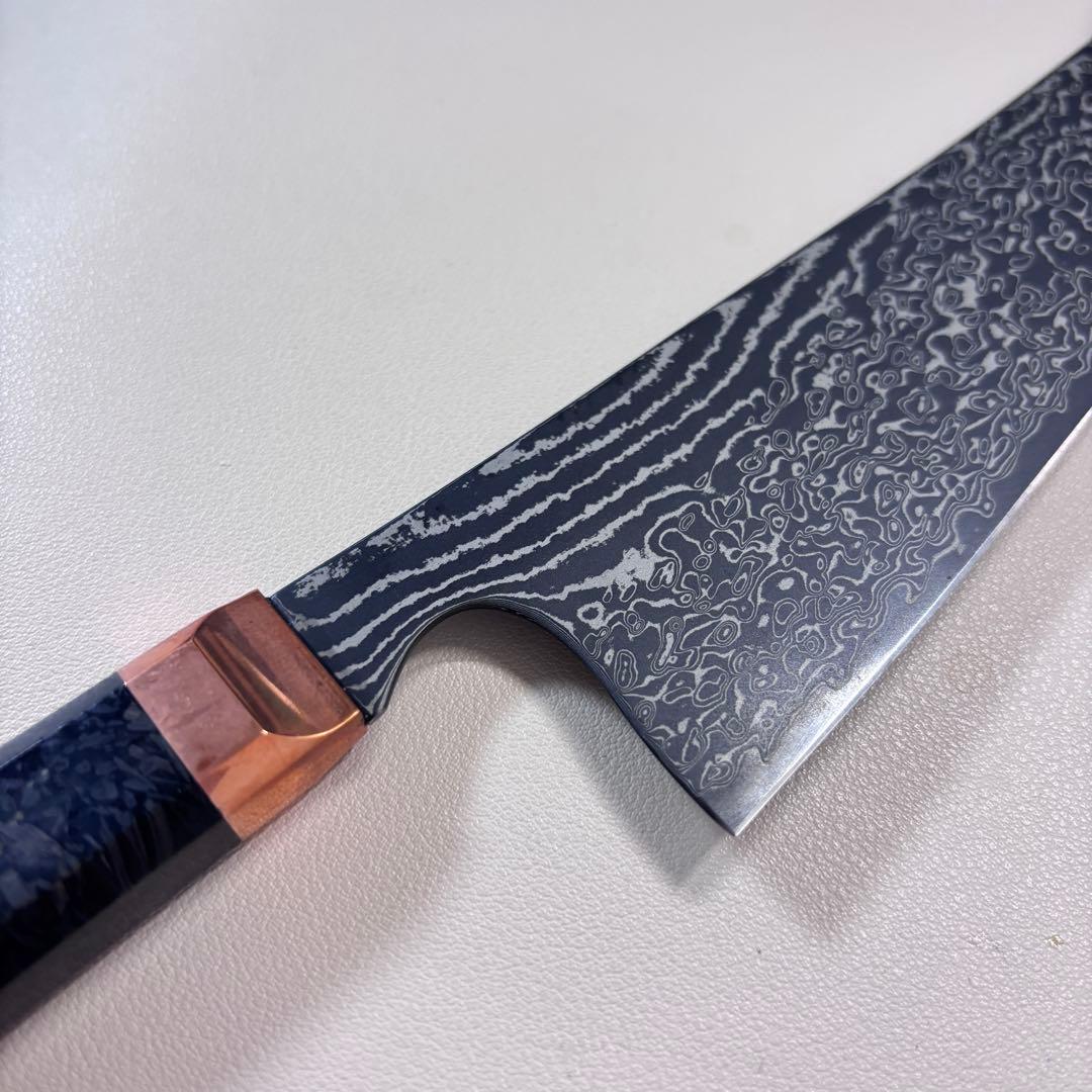黒染め　ダマスカス牛刀「切付型」 215mm。