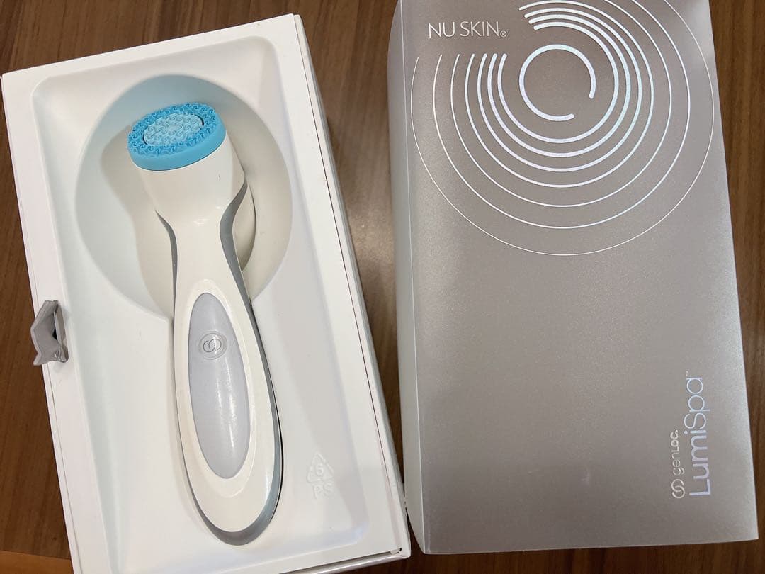 のょっき様先約品Nu Skin LumiSpa 美顔器 充電器付き