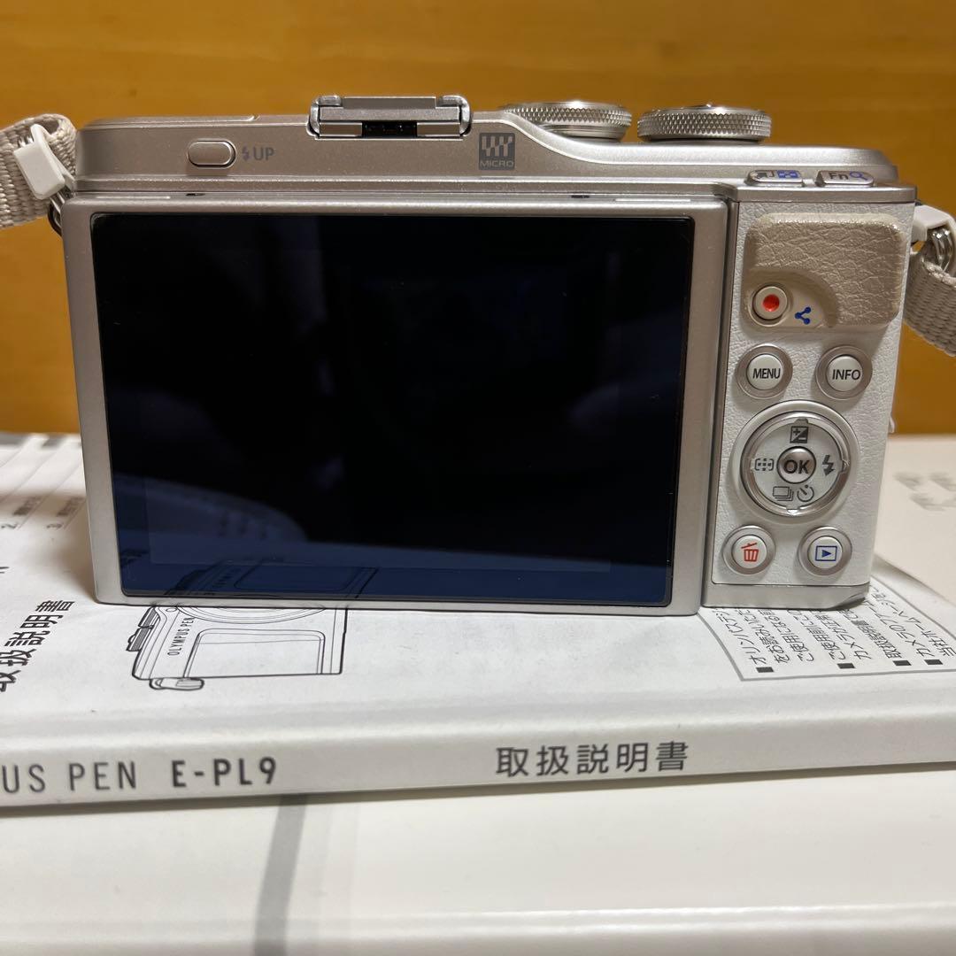 【未使用に近い箱あり】Olympus Pen E-PL9 レンズ２本