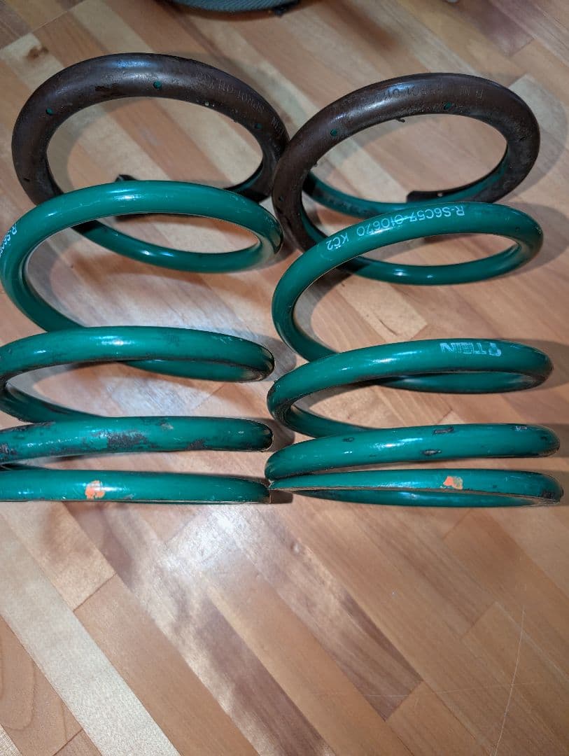 70ヴォクシー車高調　テイン