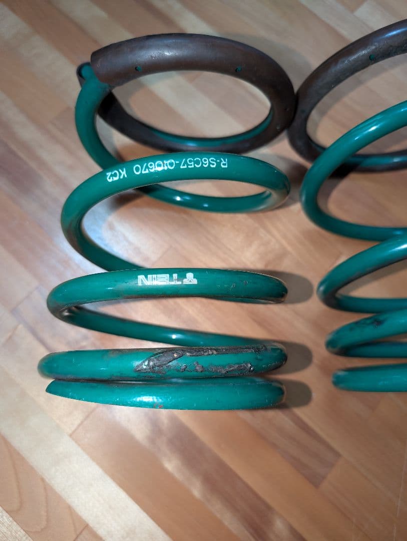 70ヴォクシー車高調　テイン