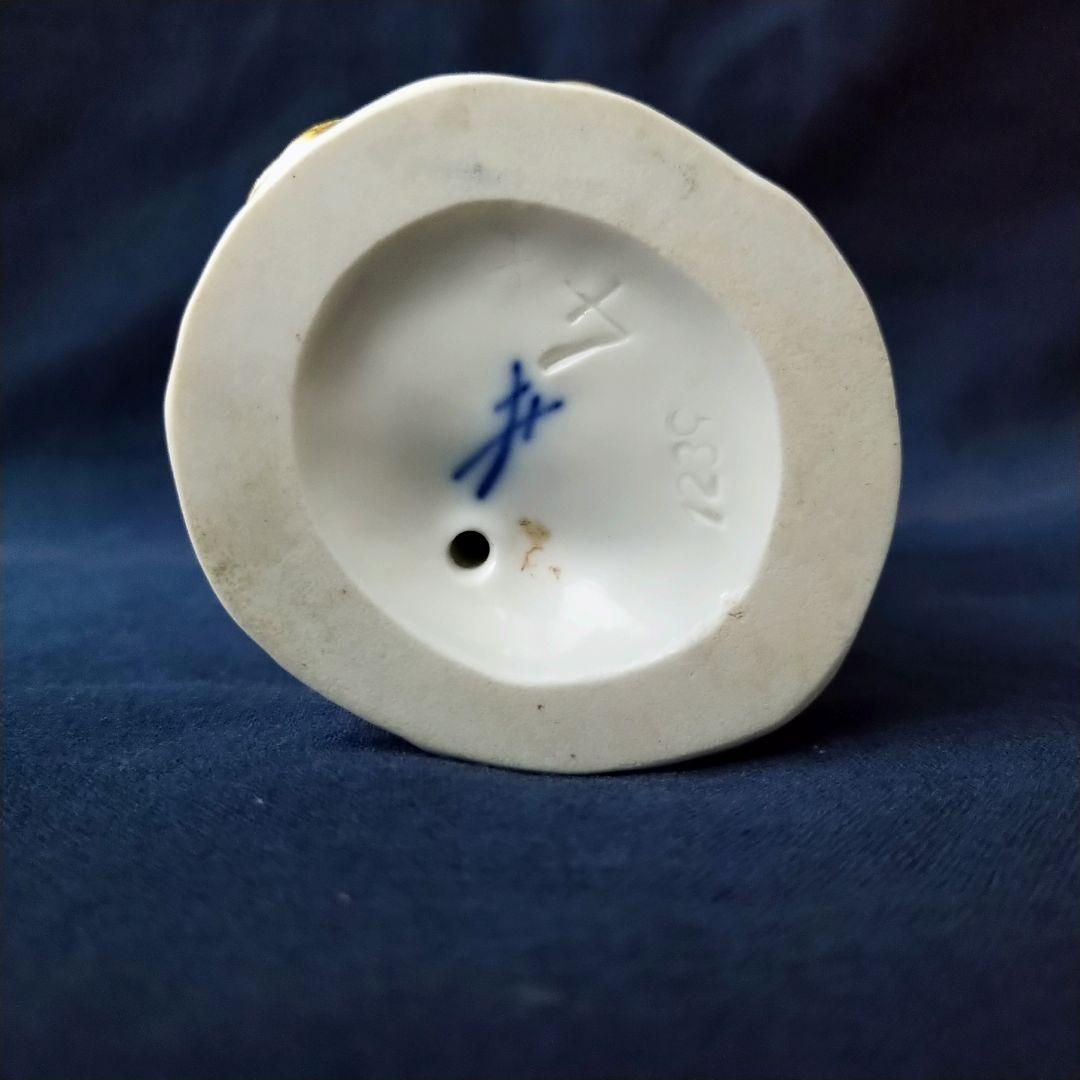 マイセン(Meissen)フィギュリン『葡萄を持つ少女』