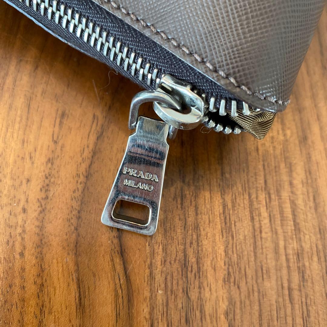 プラダ　ナイロンバッグ　たためるバッグ