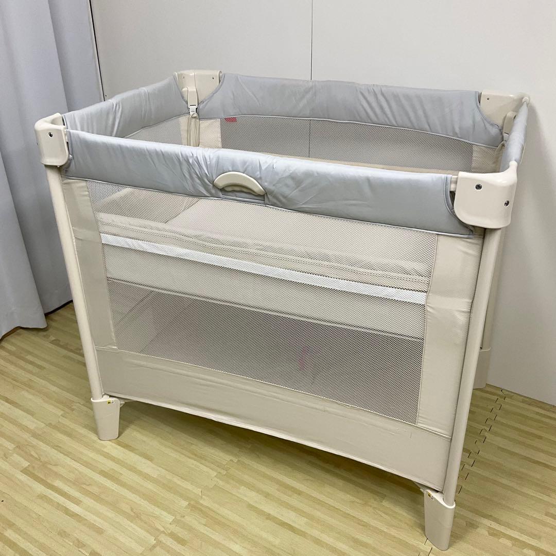 綺麗！アップリカ ベビーベッド ココネルエアー AB ホワイトグレー