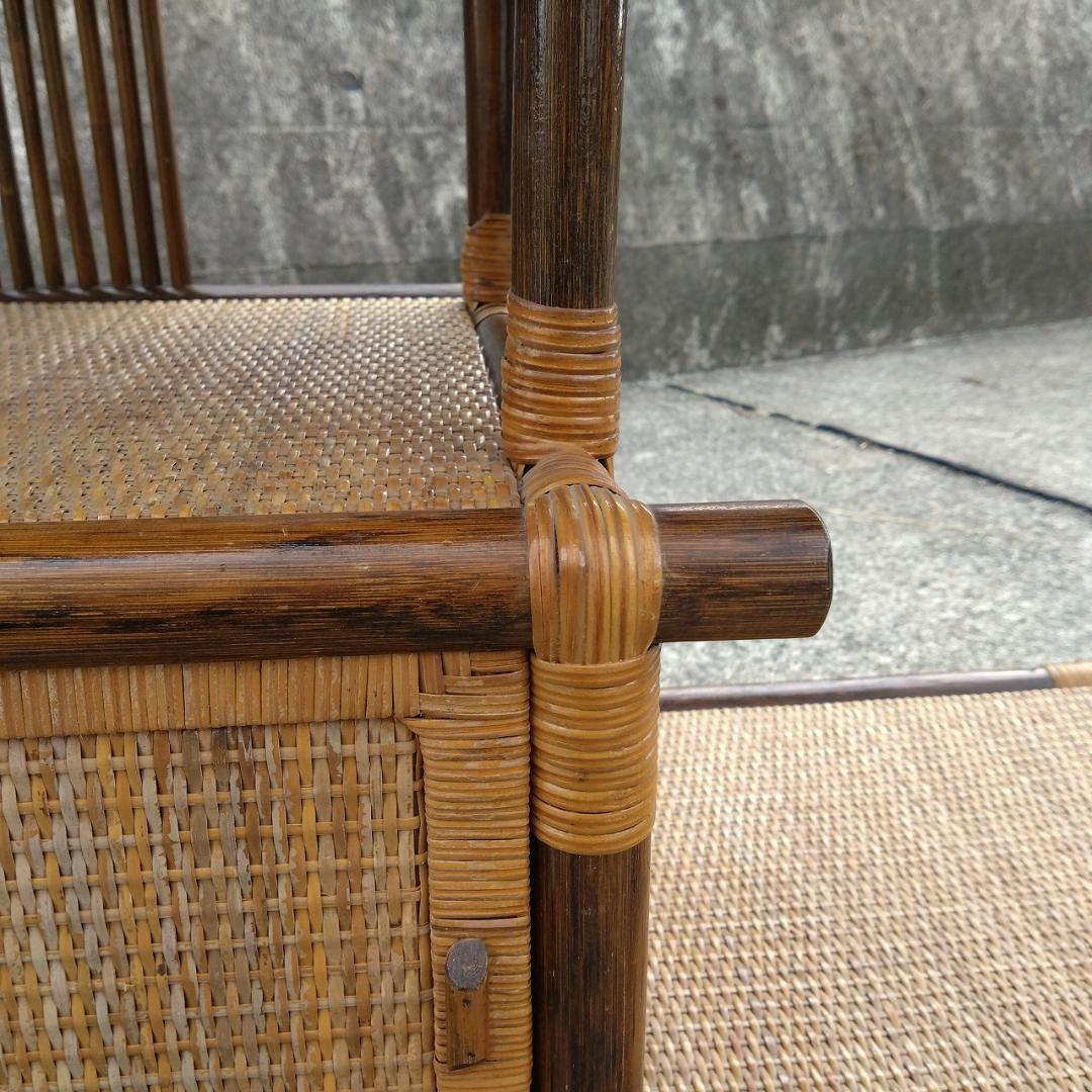 ラタンの飾り棚　籐家具