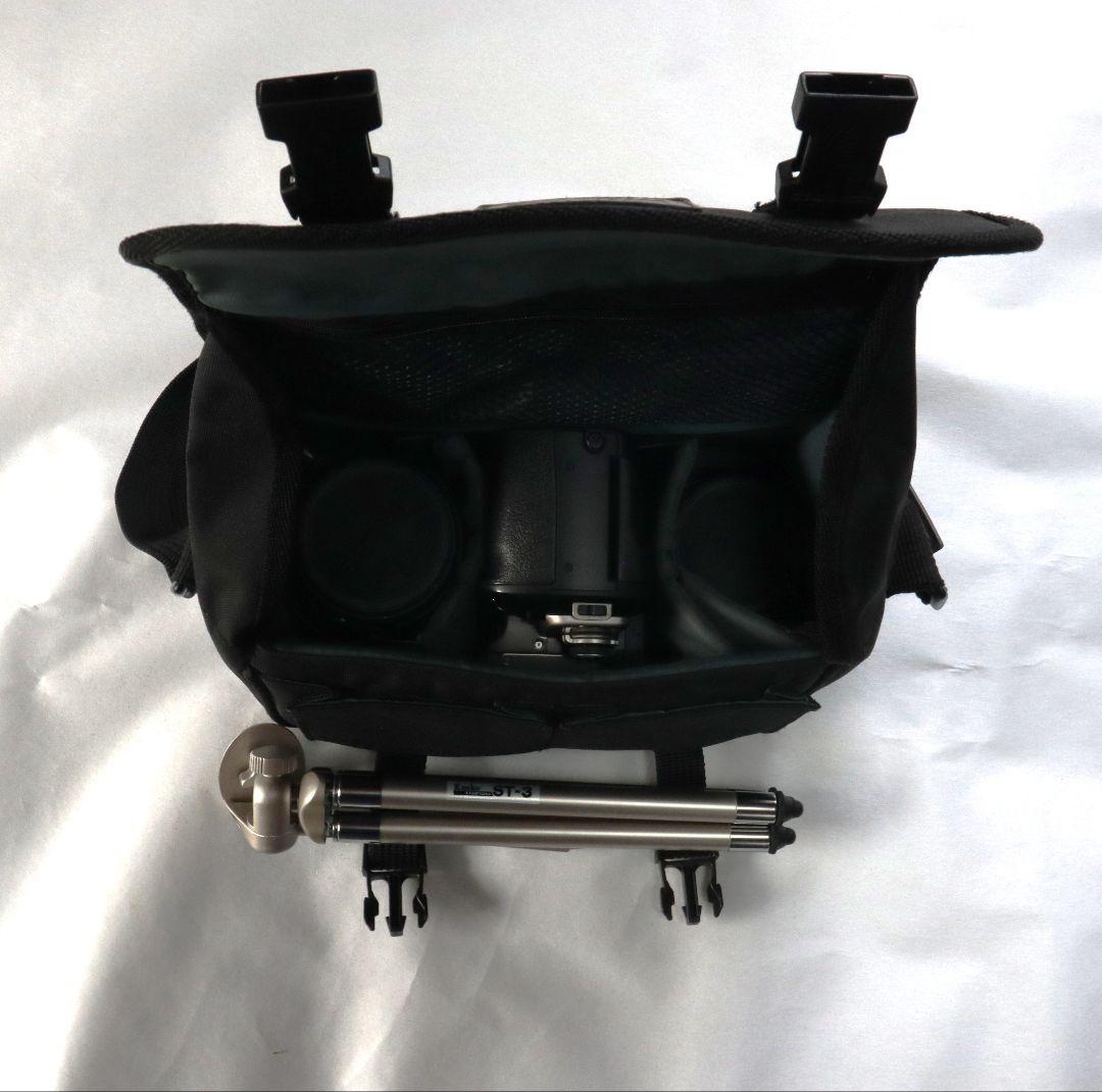 b*r様 Canon EOS 55、ズームレンズ２本、三脚、カメラバック のセッ