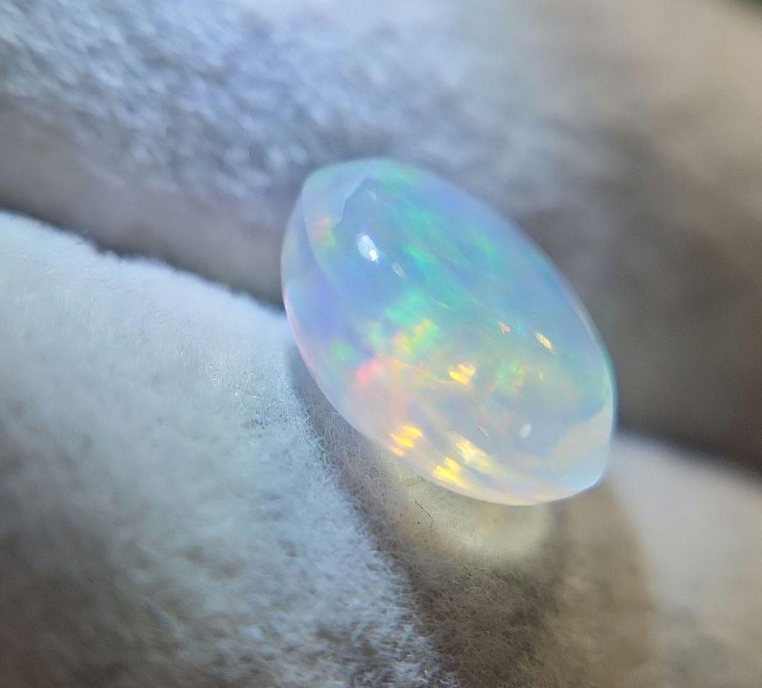 シャボン玉天然オパール 1.676ct