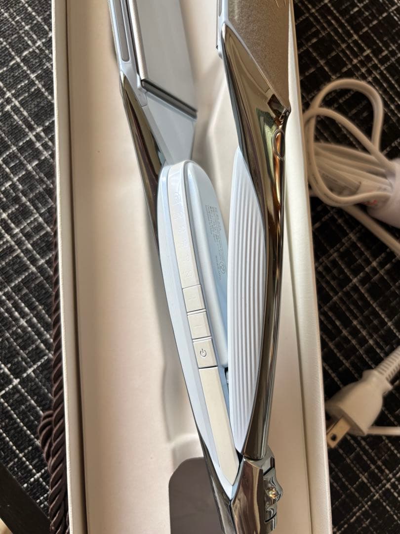 maho様ReFaパワーストレートアイロン　プロ　箱・保証書つき　リファ本店購入