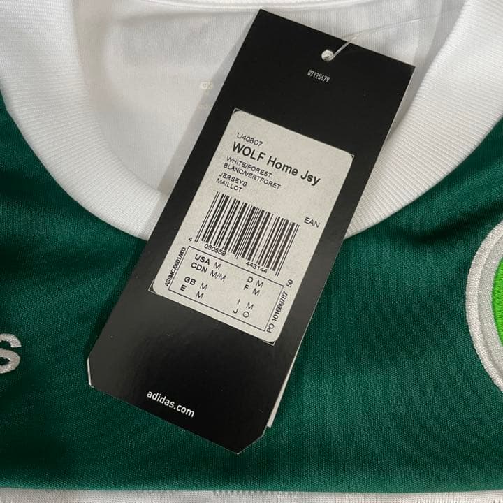 新品　長谷部　直筆サイン入り　ユニフォーム　VFL WOLFSBURG 13番