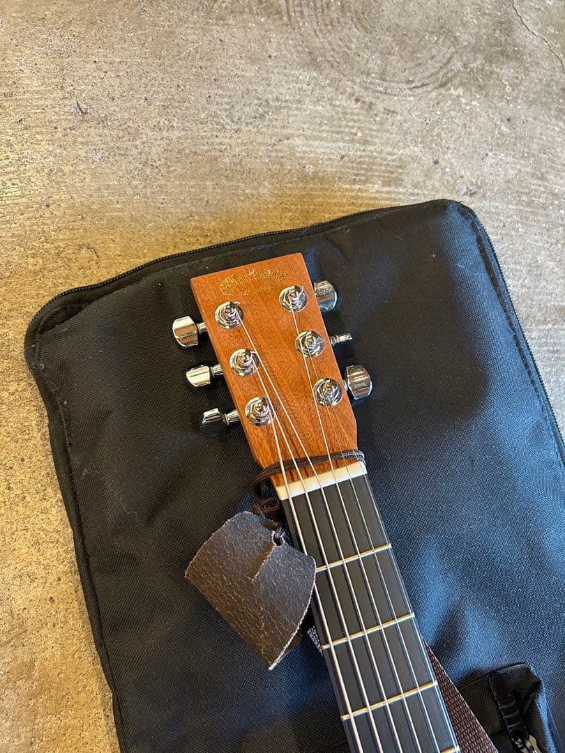 MARTIN マーティン社　トラベルギターBackpacker