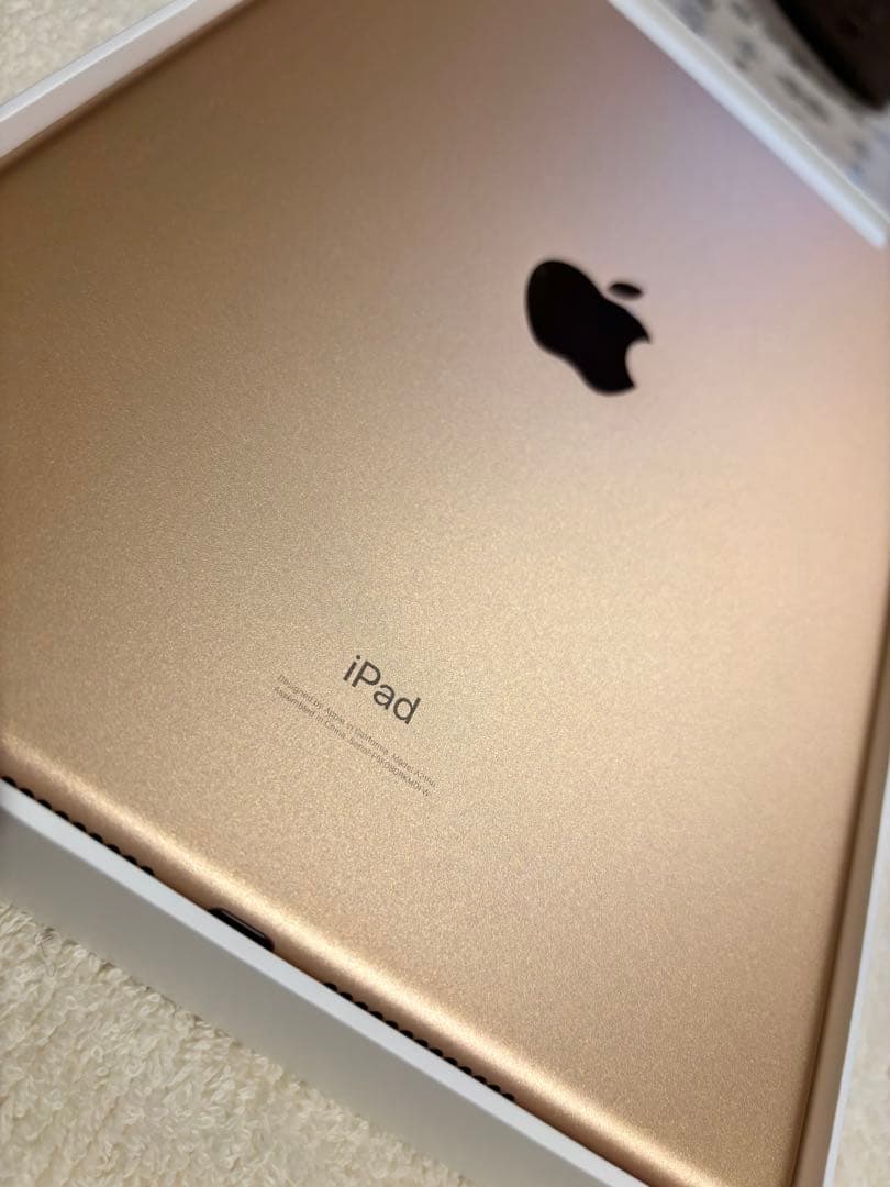 ★美品★ iPad 第7世代 Wi-Fi + Cellular 32GB