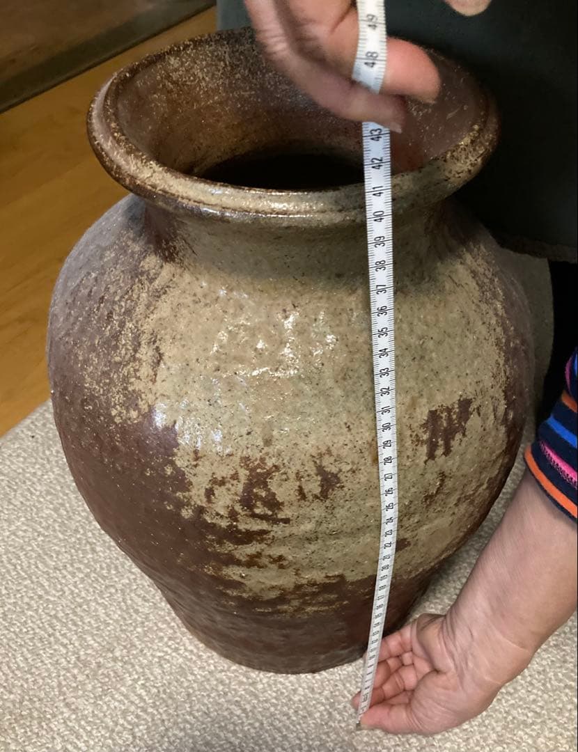 陶器の花瓶 茶色と灰色のグラデーション