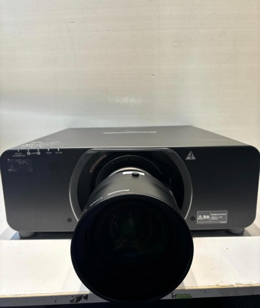 Panasonic PT-DZ10K プロジェクター