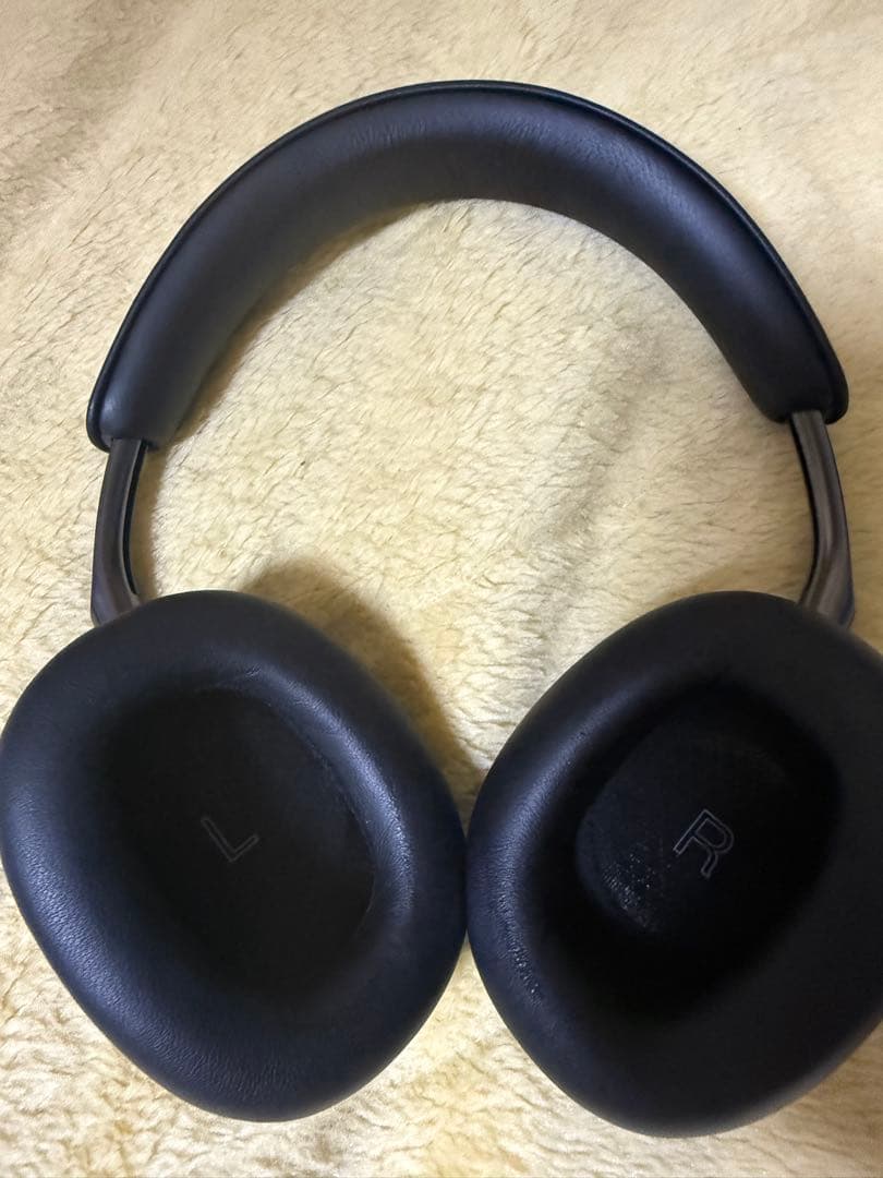 ヘッドホン Bowers & Wilkins Px8 b&w