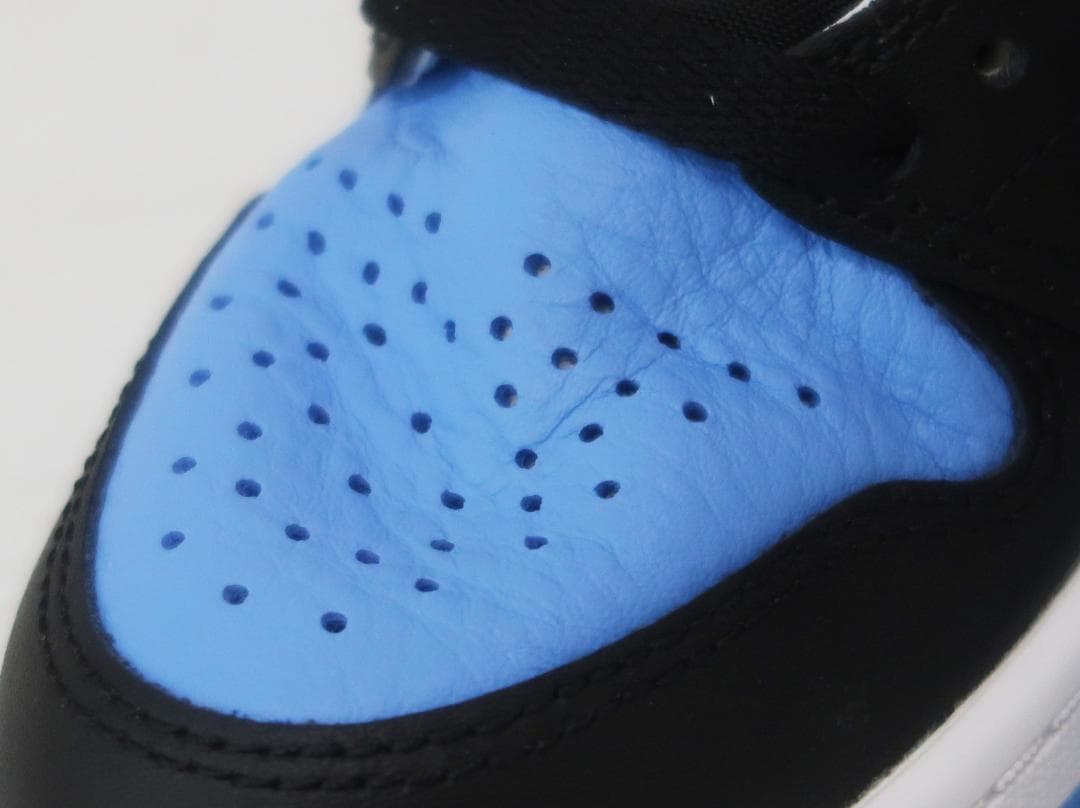 未使用 NIKE JORDAN 1 RETRO HIGH OG キッズ【G】.