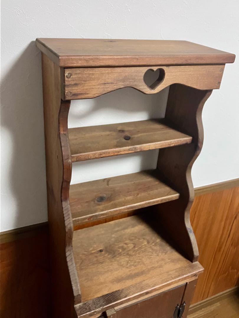 カントリー家具　ハートのキャビネットA