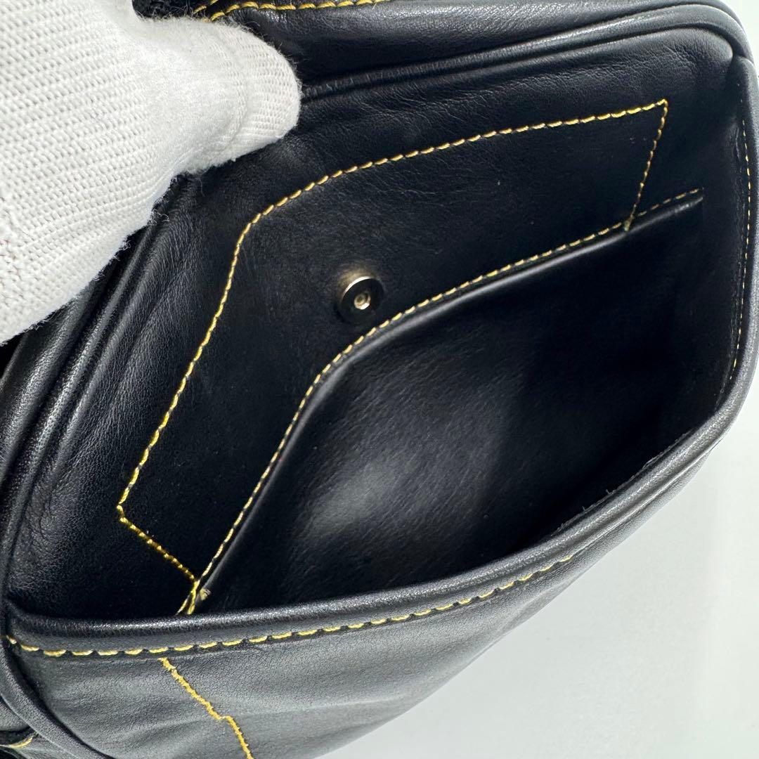 ロエベ アナグラム レザー イエローステッチ ショルダーバッグ 斜め掛け 黒