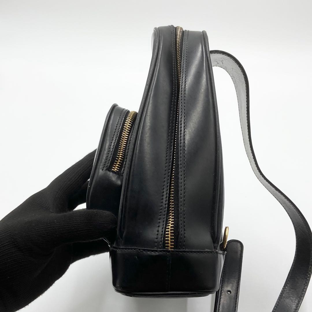 希少　GUCCI グッチ　ボディバッグ　バンブー　レザー　ロゴ刻印　ブラック