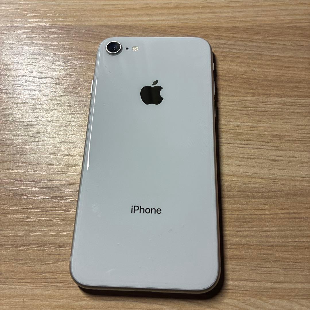 Apple iPhone8 ホワイト　最大バッテリー88% SIM解除済み
