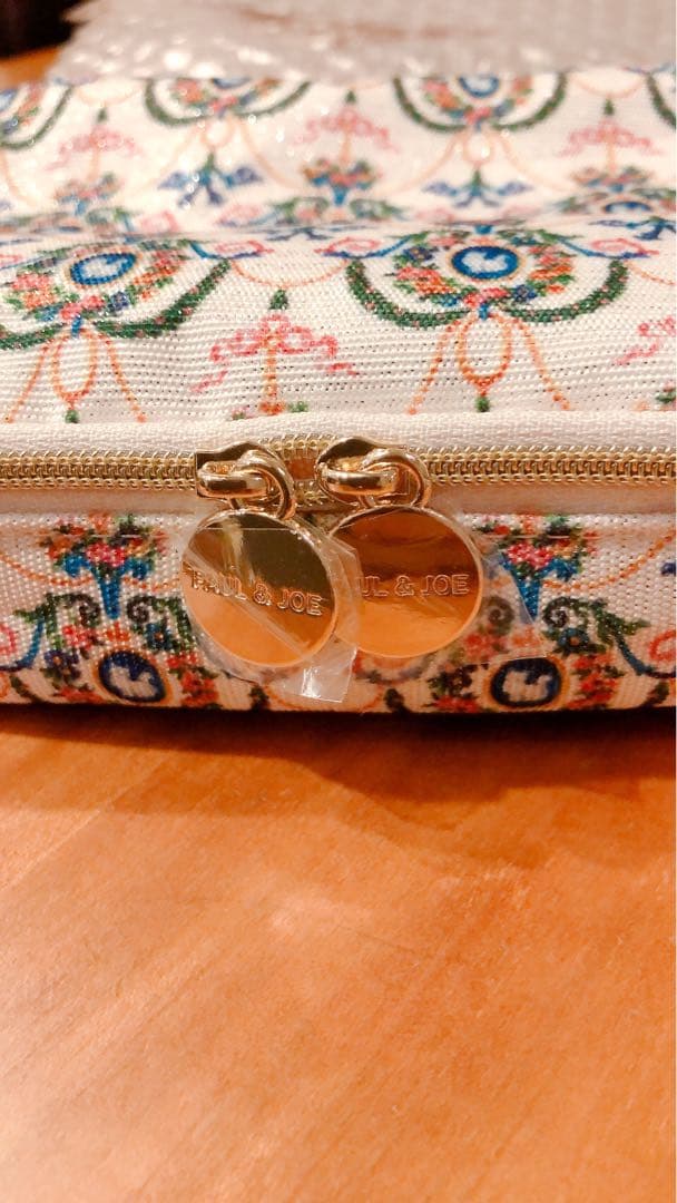 新品未使用！　PAUL&JOE ★2025 クリスマスコフレ 02★