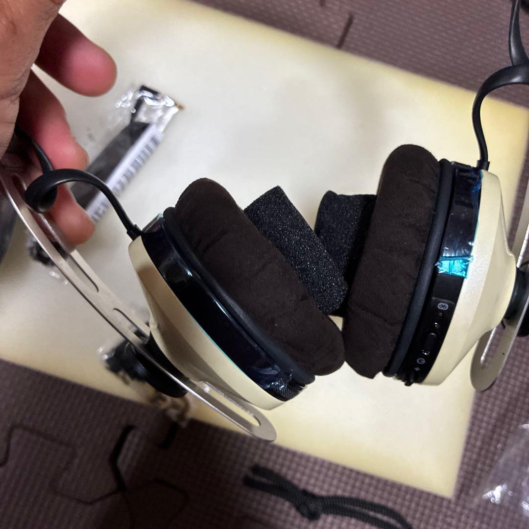 ‼️新品未使用品‼️SENNHEISER MOMENTUM On-Ear Ivory