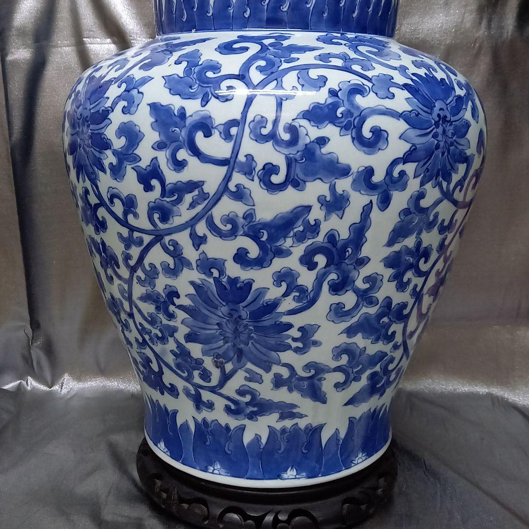 中国青花沈香花瓶