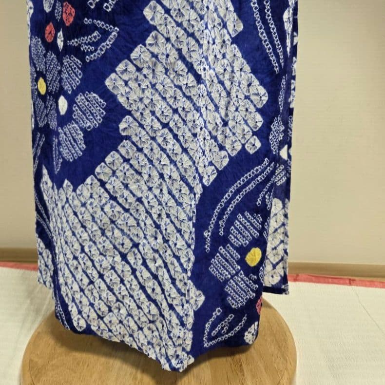 レトロ☆明るい青に花柄の絞り浴衣