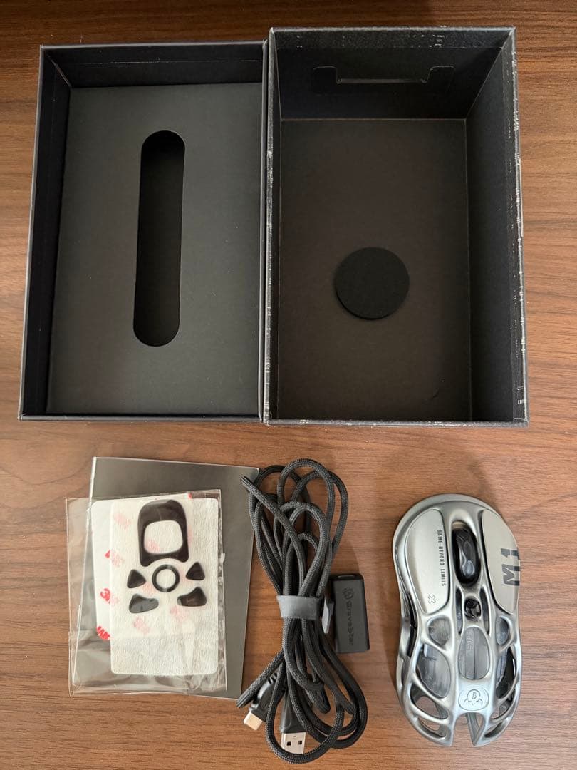 美品　GravaStar M1 ワイヤレスゲーミングマウス