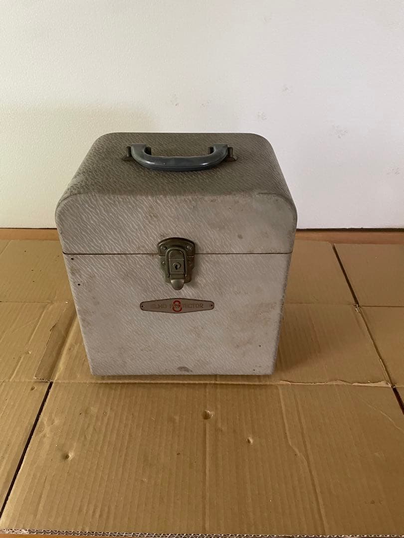 ELMO E-80 8㎜ プロジェクター 映写機【ジャンク品】