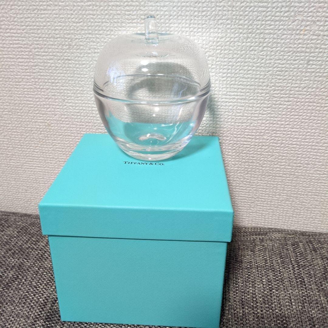 （新品、美品）Tiffany & Co. リンゴ型ガラスケース