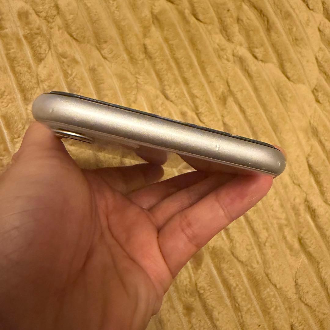 iPhone11 本体　美品　SIMフリー　128GB ホワイト